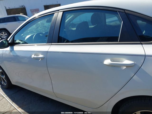 Kia Forte Lxs Image 12