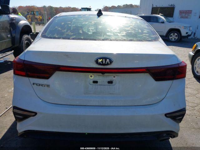 Kia Forte Lxs Image 9