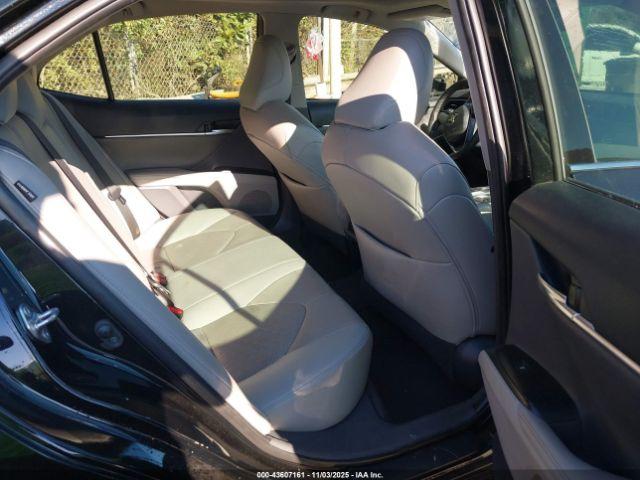 Toyota Camry Xse Image 9