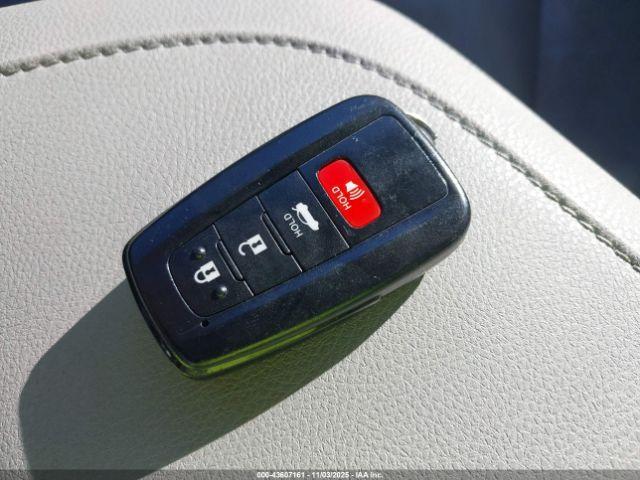 Toyota Camry Xse Image 12