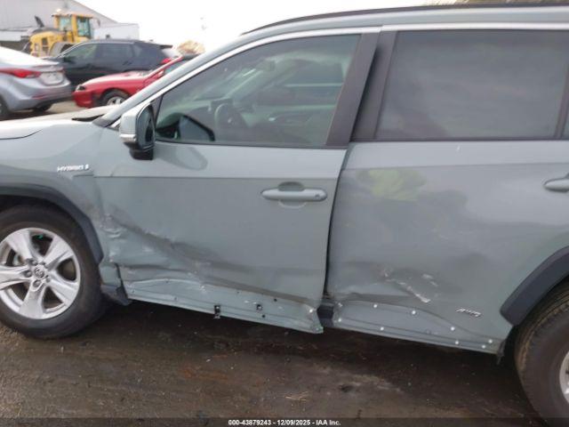 Toyota RAV4 Xle Image 16