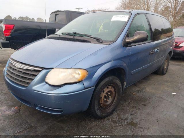 Chrysler Town & Country Lx Image 5