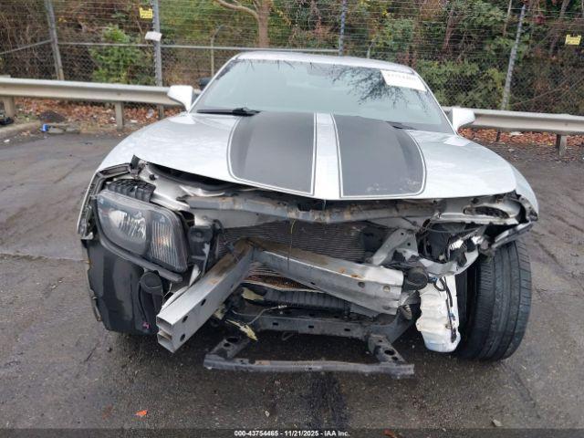 Chevrolet Camaro 1ls Image 8