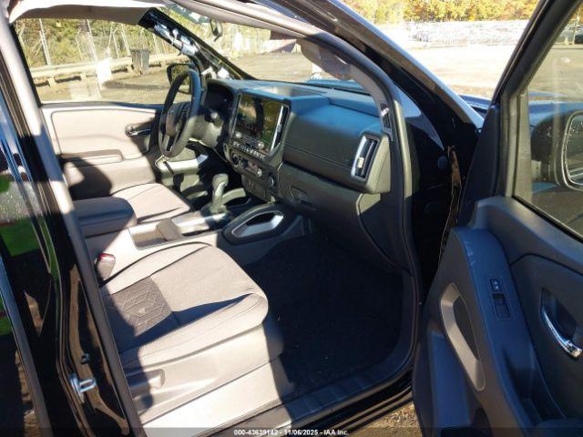 Nissan Frontier Sv 4x4 Image 4