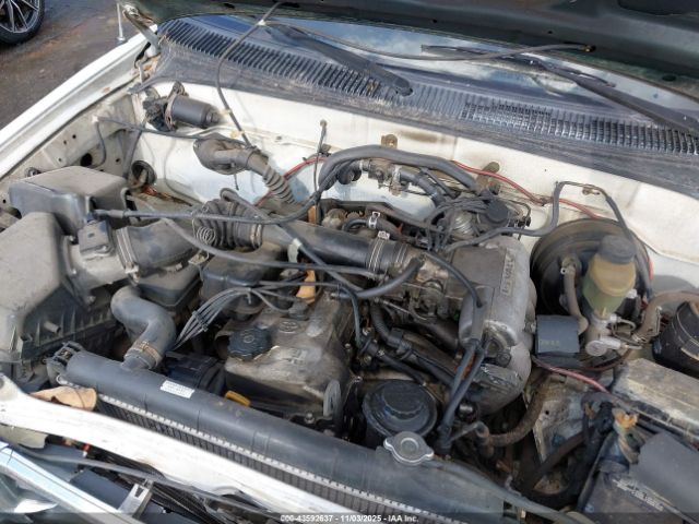 Toyota Tacoma Xtracab Image 14