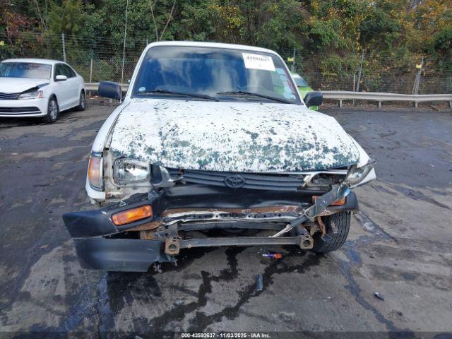 Toyota Tacoma Xtracab Image 8