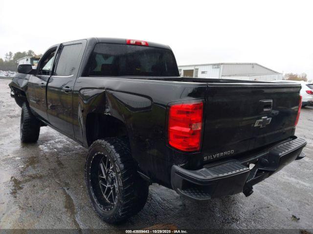 Chevrolet Silverado 1500 Custom Image 3