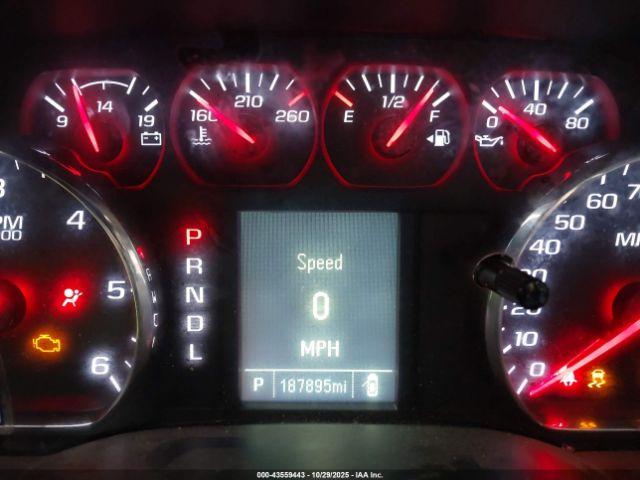 Chevrolet Silverado 1500 Custom Image 16