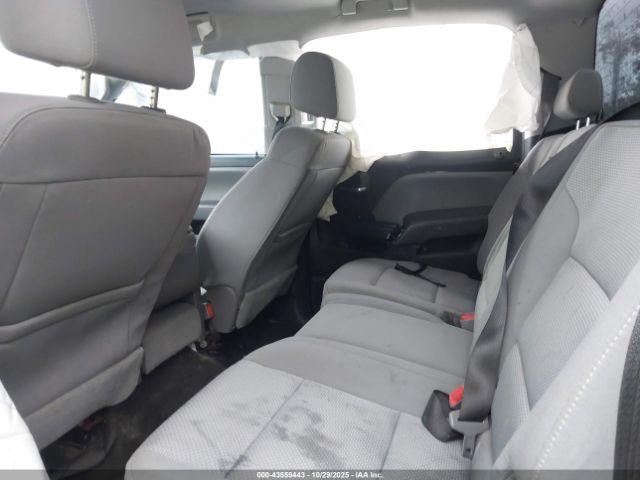 Chevrolet Silverado 1500 Custom Image 5