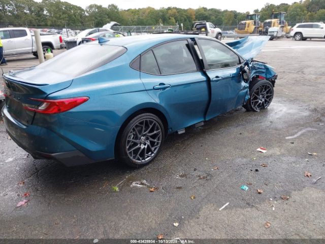 Toyota Camry Se Image 8