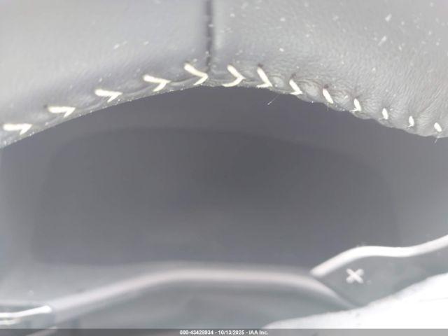 Toyota Camry Se Image 9