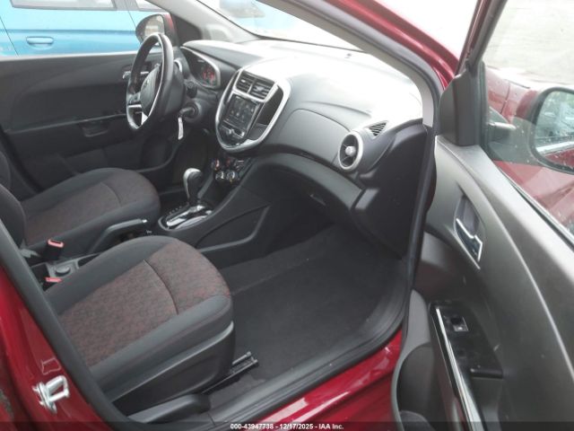 Chevrolet Sonic Lt Auto Image 7