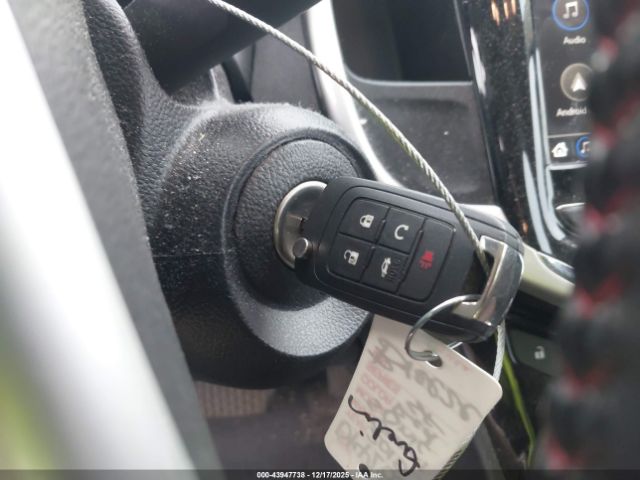 Chevrolet Sonic Lt Auto Image 9