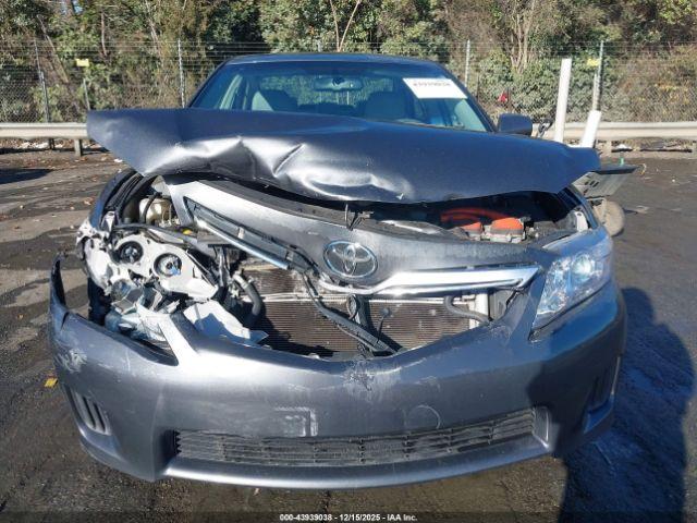 Toyota Camry Image 13