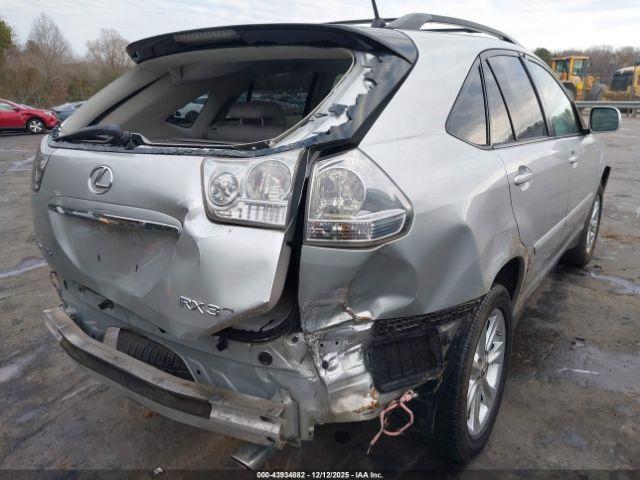 Lexus RX Image 11