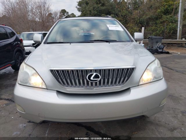 Lexus RX Image 17