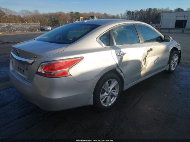 Nissan Altima 2.5 Sv Image 8