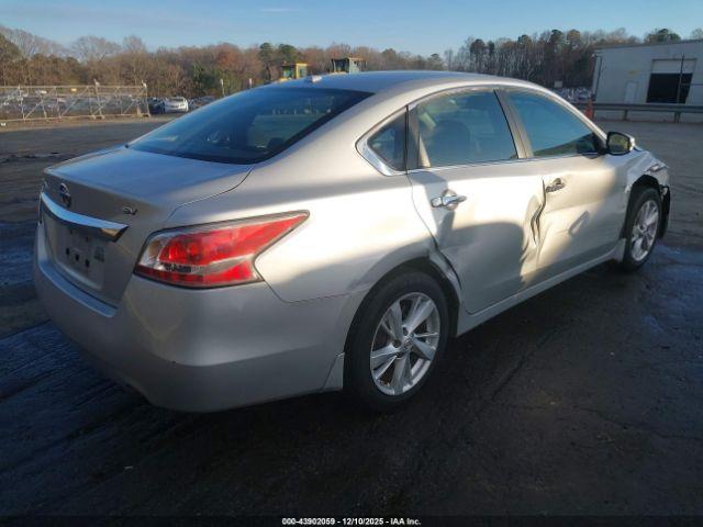 Nissan Altima 2.5 Sv Image 8