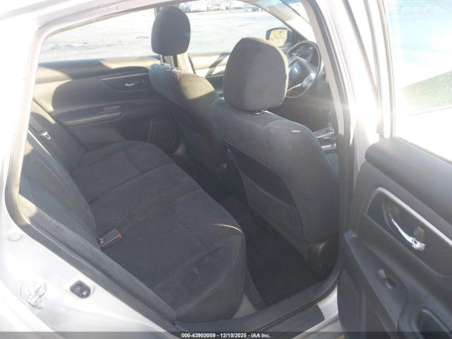 Nissan Altima 2.5 Sv Image 6