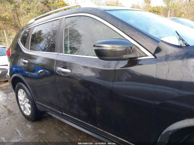 Nissan Rogue Sv Intelligent Awd Image 2