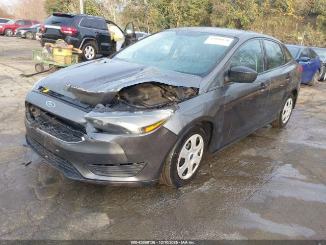 Ford Focus S Image 2