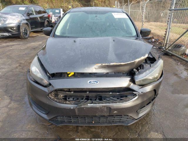 Ford Focus S Image 8