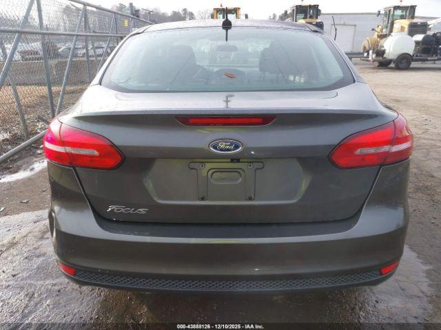 Ford Focus S Image 10
