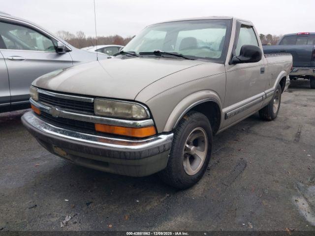 Chevrolet S-10 Ls Fleetside Image 10