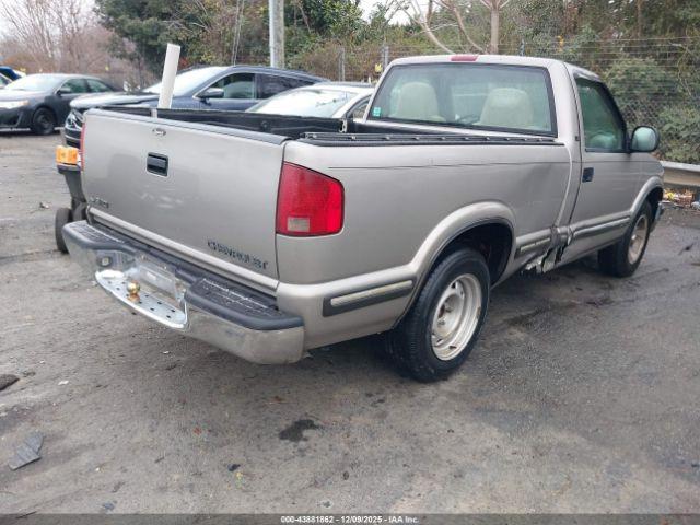 Chevrolet S-10 Ls Fleetside Image 6