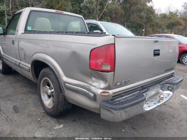 Chevrolet S-10 Ls Fleetside Image 9