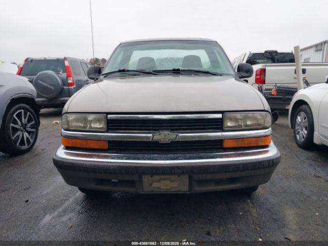 Chevrolet S-10 Ls Fleetside Image 14