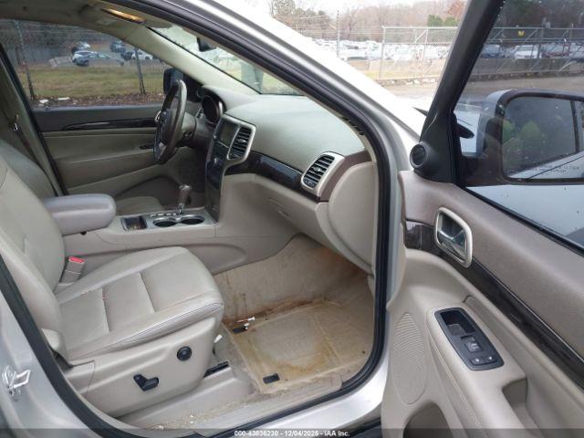 Jeep Grand Cherokee Laredo Image 13