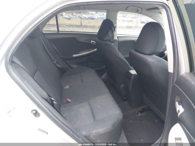 Toyota Corolla S Image 7