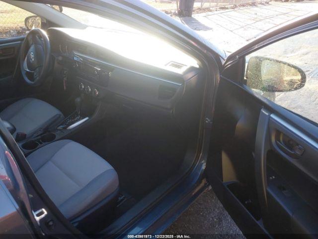 Toyota Corolla L Image 8