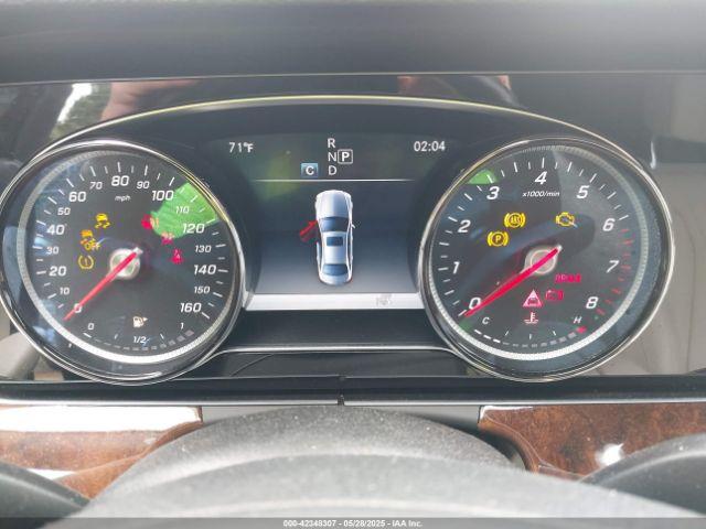 Mercedes-Benz E-Class 4matic Image 11