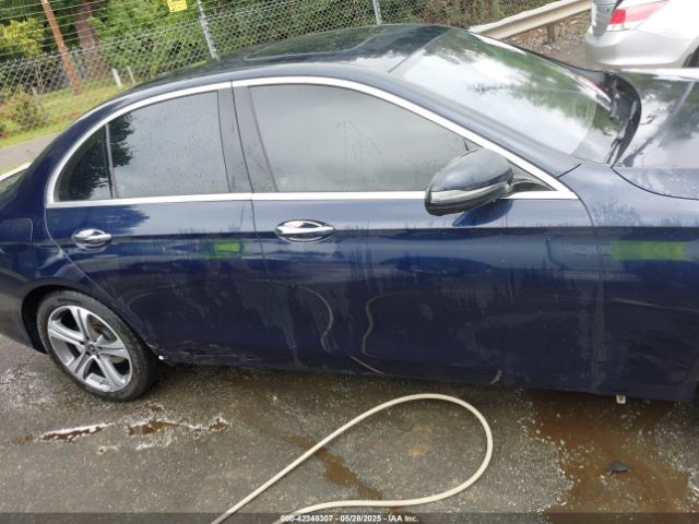 Mercedes-Benz E-Class 4matic Image 17