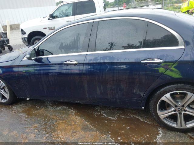 Mercedes-Benz E-Class 4matic Image 5