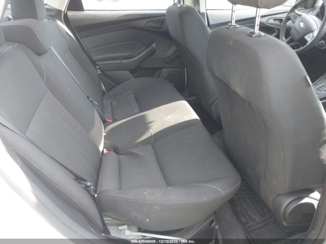 Ford Focus S Image 8