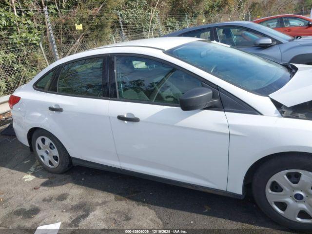 Ford Focus S Image 13