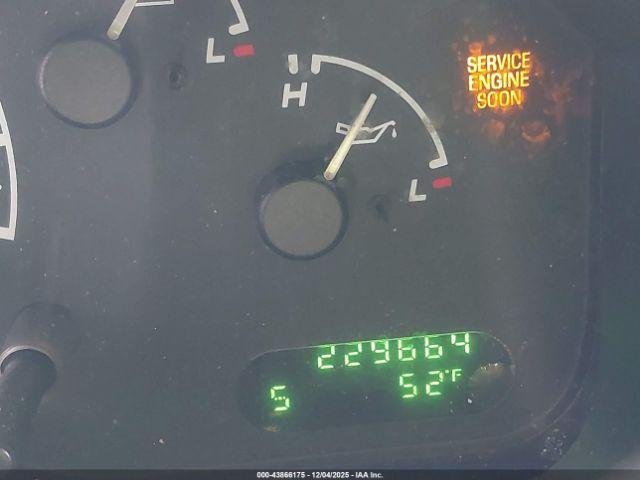 Ford Explorer Xlt Image 5