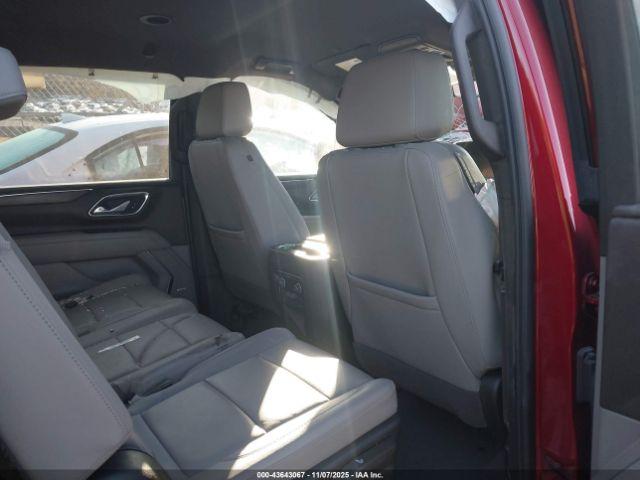 Chevrolet Suburban 4wd Lt Image 9