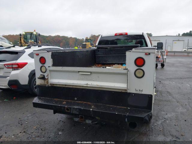Chevrolet Silverado 2500 Lt Image 7