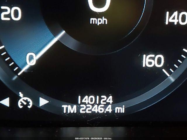 Volvo XC90 T6 Momentum Image 16