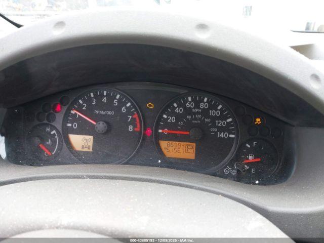 Nissan Frontier Sv 4x4 Image 9