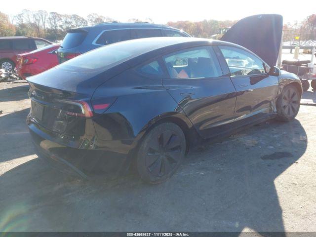 Tesla Model 3 Image 3