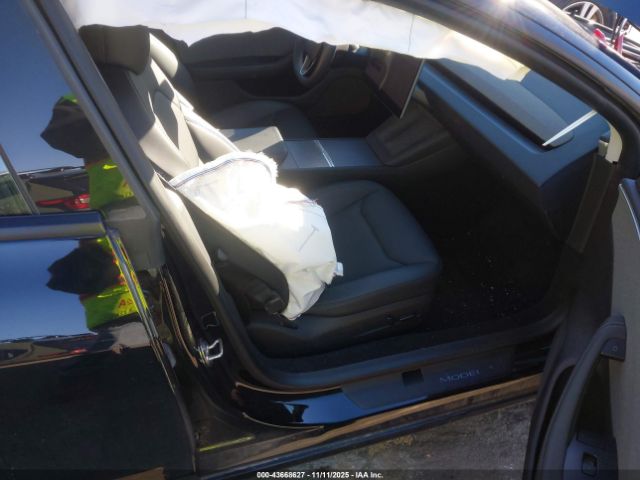 Tesla Model 3 Image 7