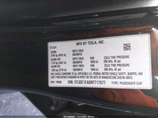 Tesla Model 3 Image 8