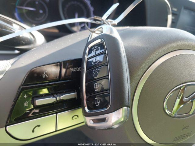 Hyundai ELANTRA Blue Image 15