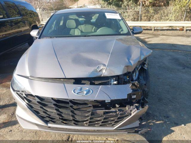 Hyundai ELANTRA Blue Image 11