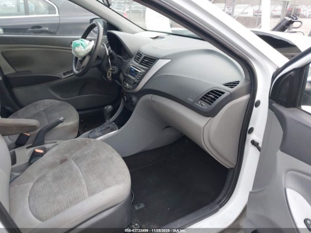 Hyundai ACCENT Se Image 7